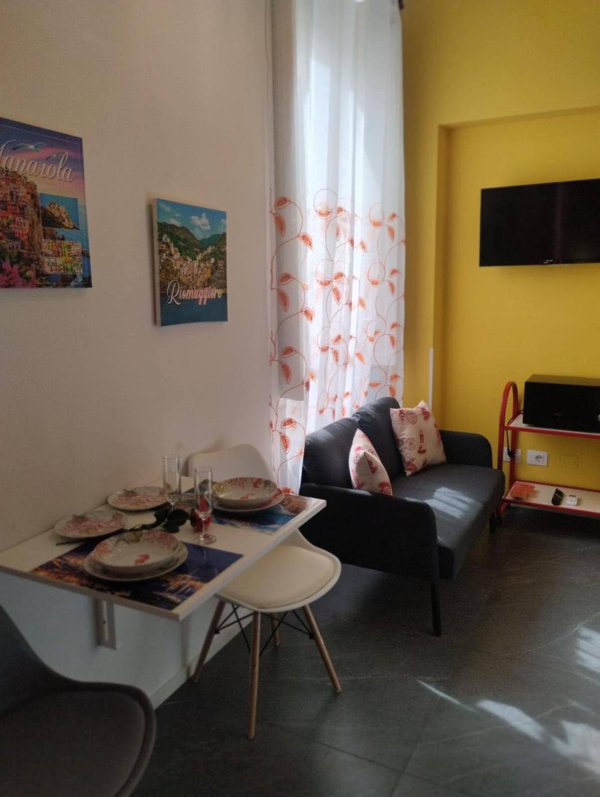 ラ・スペツィアCasa Vacanze Buddy La Tua Base Per Visitare Il Mare Delle Cinque Terreアパートメント エクステリア 写真